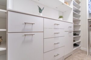 closet cabinetry