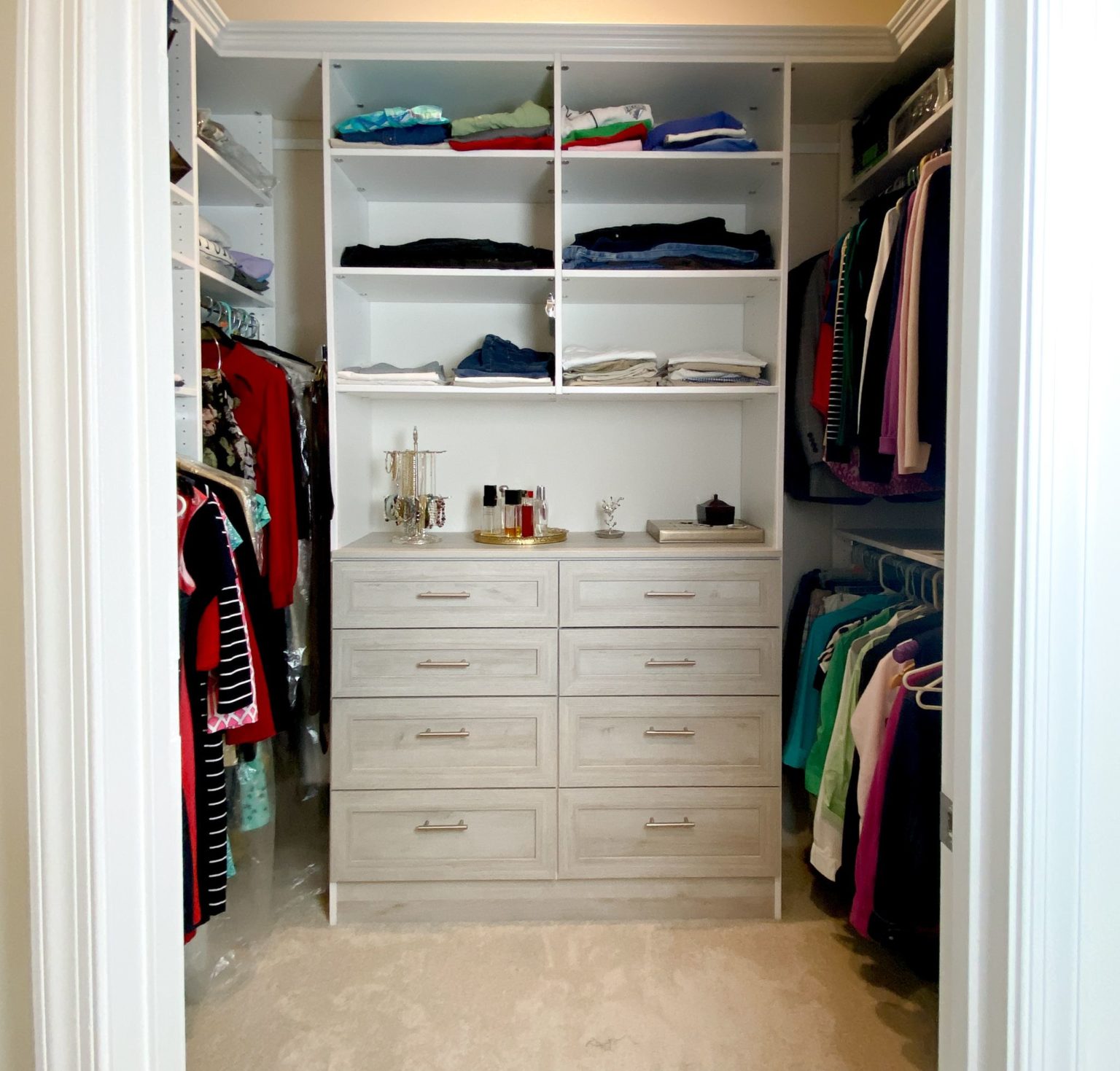 Walk-In Closet Dimensions, Floor Plan Layouts, And Design Ideas For Any ...